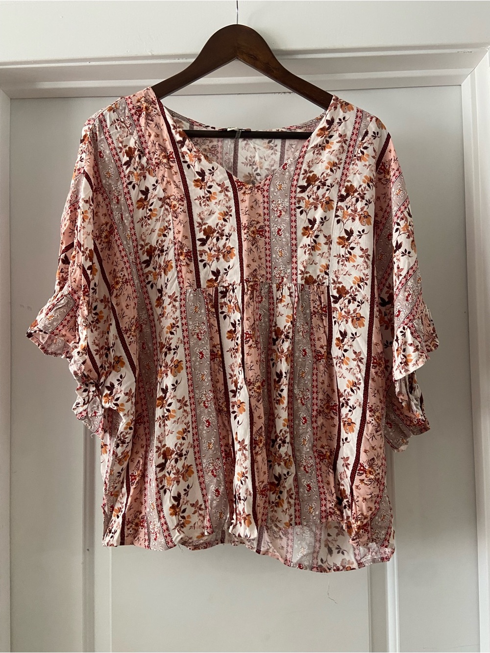 Andree by Unit Boho Floral Ruffle Sleeve V-Neck Top - Picture 2 of 5